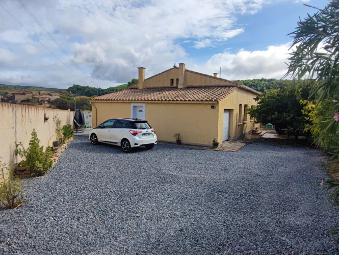 At the Foot of the Montagne Noire, in Hérault, this Single-Storey Villa Dating from the 1970s was