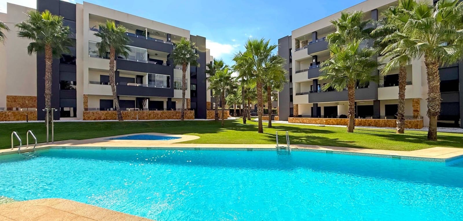 Apartment for sale in Los Altos, Alicante photo 2