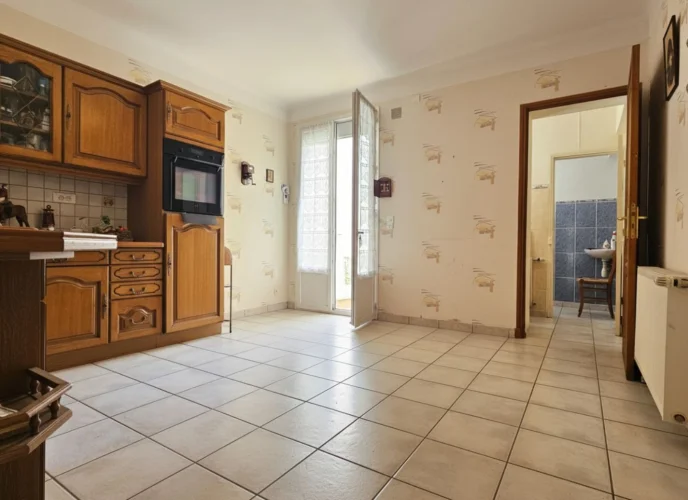 Renovated Village House with 2 Garages photo 4
