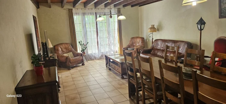 Superb 160m² Villa Near Villeneuve-Lès-Montréal. photo 3