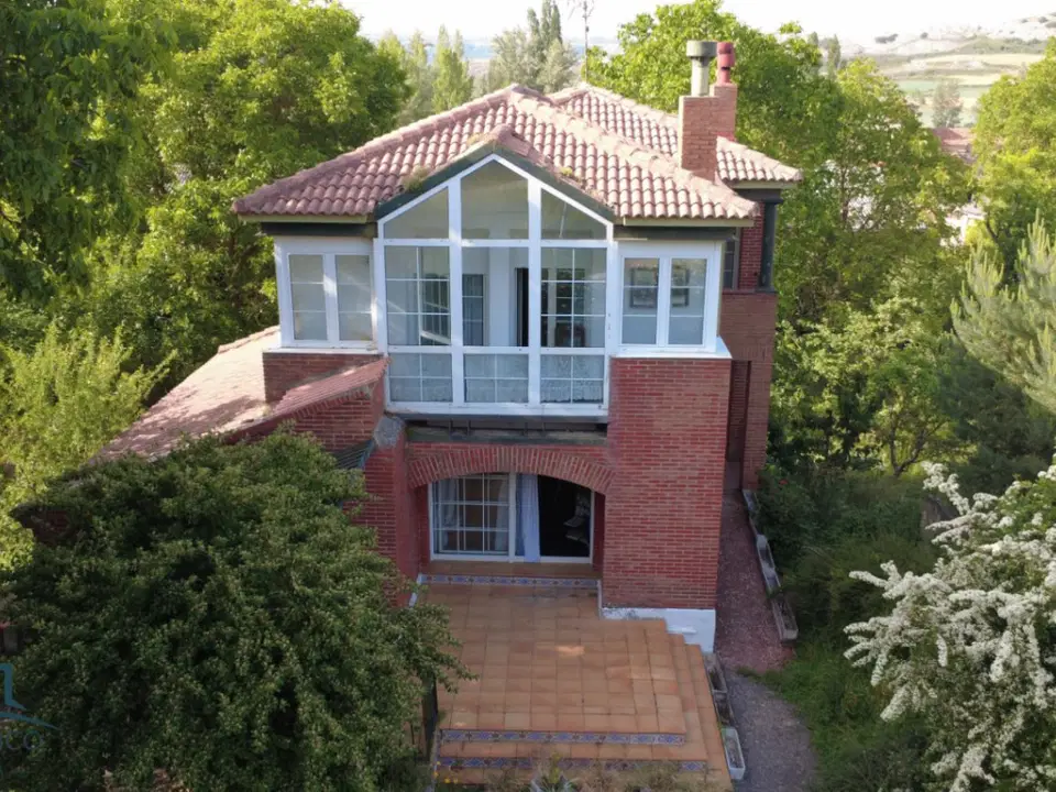 Villa in Quintanas De Valdelucio, Burgos province