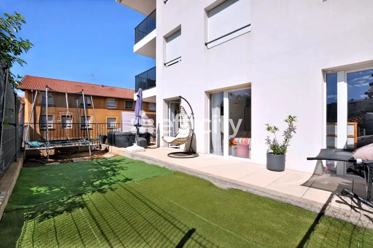 Apartment for sale in Feyzin — 2 bedrooms, 65 m² photo 3