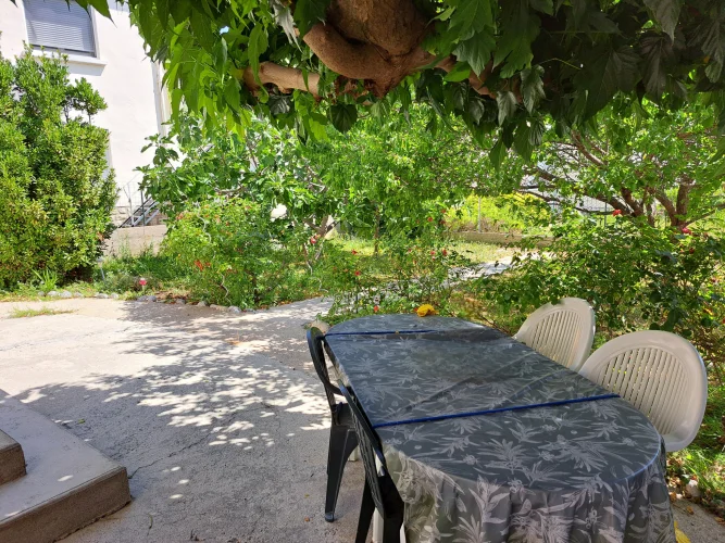 Very Bright House on a Fenced Plot of 304m² with a Garage. photo 2