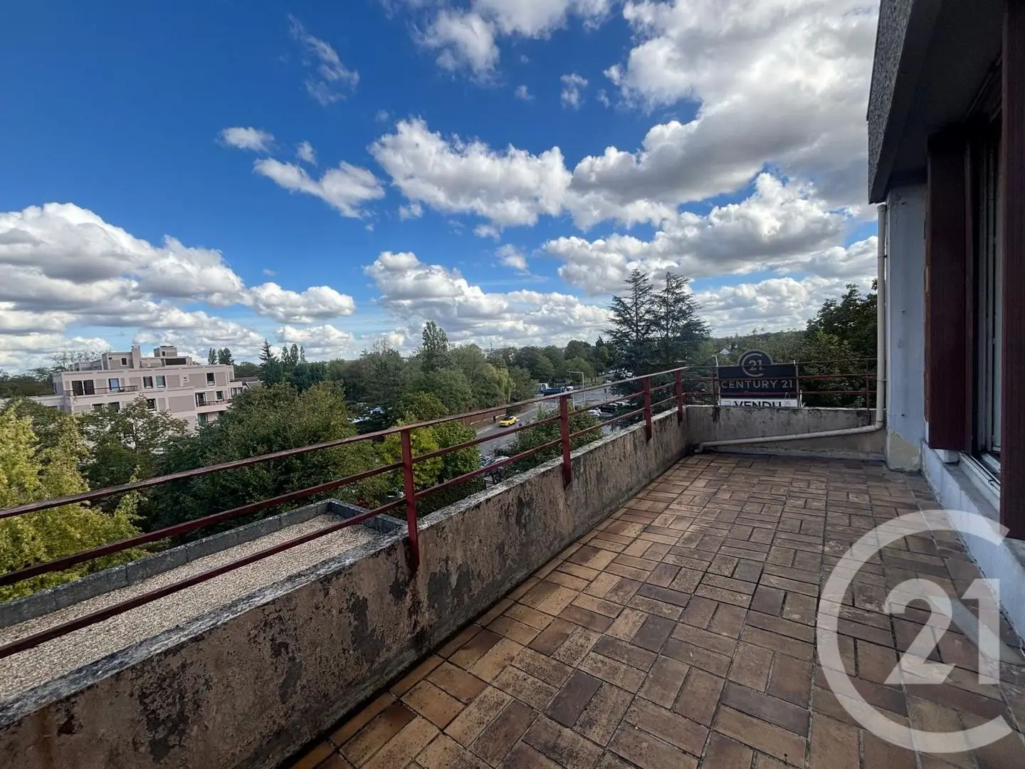 Apartment for sale in Éragny — 2 bedrooms, 66 m² photo 3