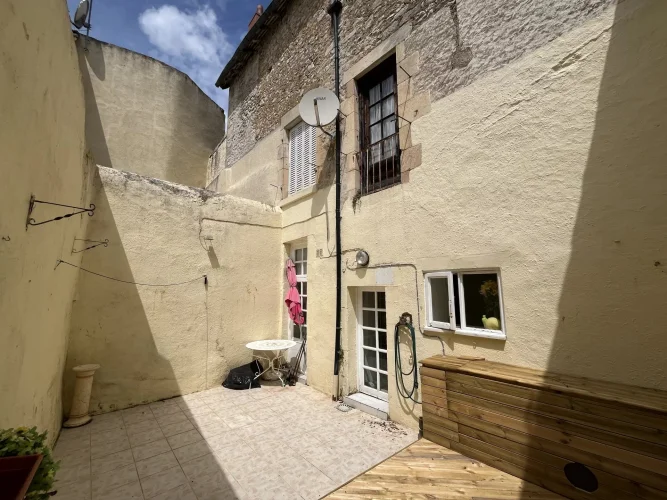 Large Town House in the Centre of Saint Savin photo 2