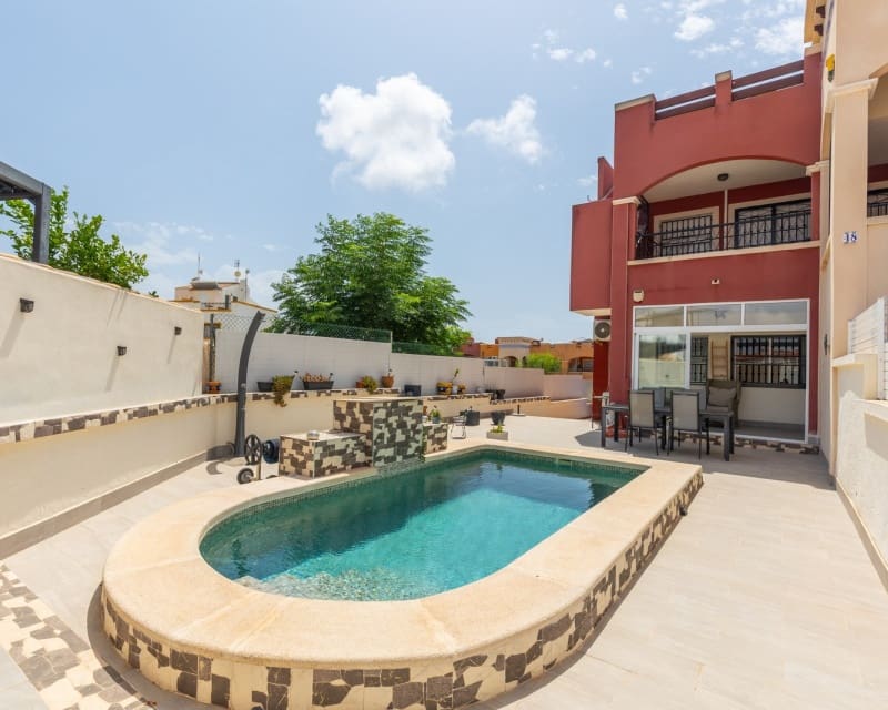 Apartment for sale in Los Altos, Alicante photo 2