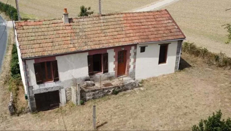 1 Bed House for Sale in Saint-Chabrais