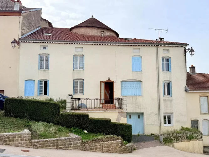House with Garage