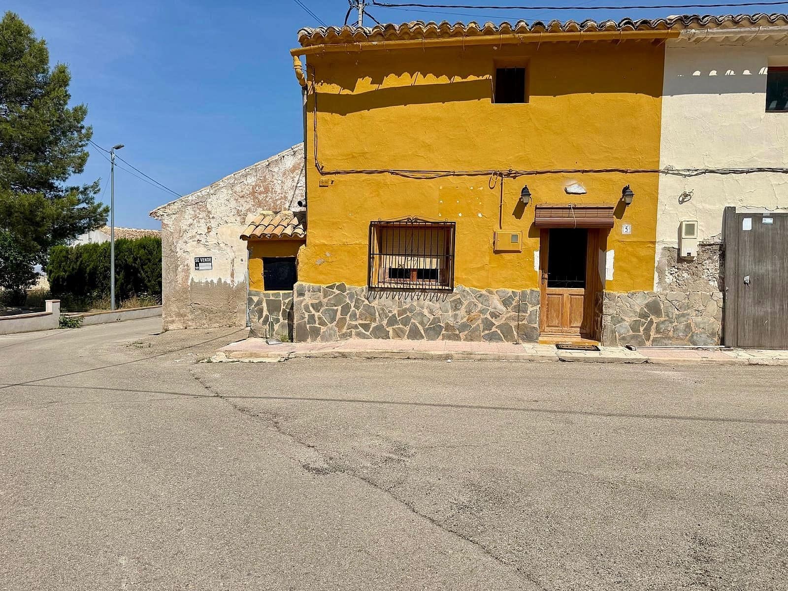 Townhouse for sale in Pinoso, Alicante
