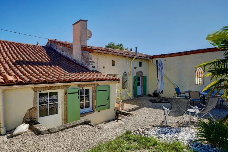 Lovely 4 Bedroomed House Near Secondigny photo 3