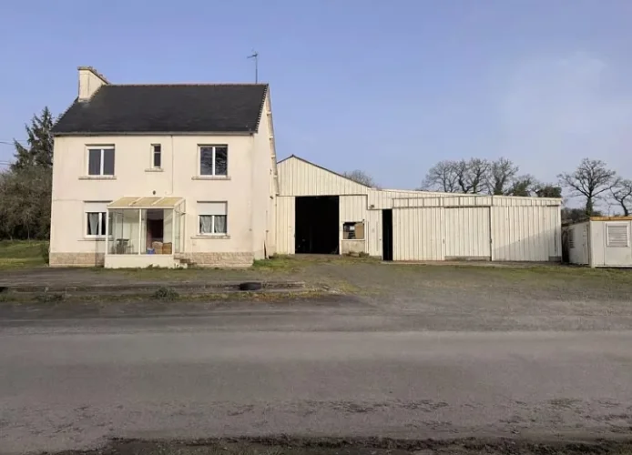 Detached Stone and Slate Property(117 sqm), Situated in a Hamlet, in the Area of Carnoet, with a photo 2