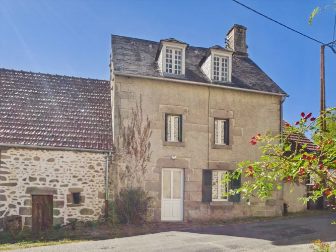 On the Outskirts of Guéret Charming Stone House with a Secluded Garden