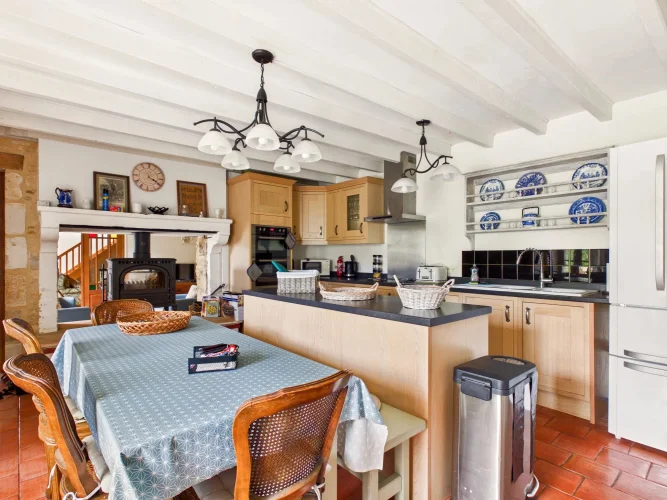 Pretty 4-Bedroom Home Full of Character photo 3