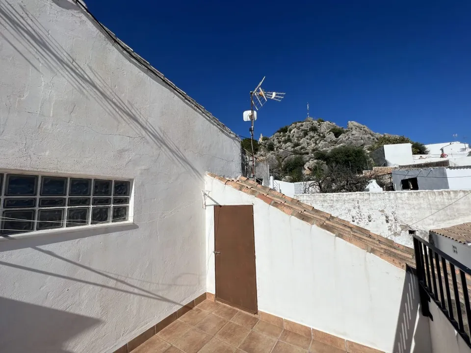 Olvera Properties photo 5