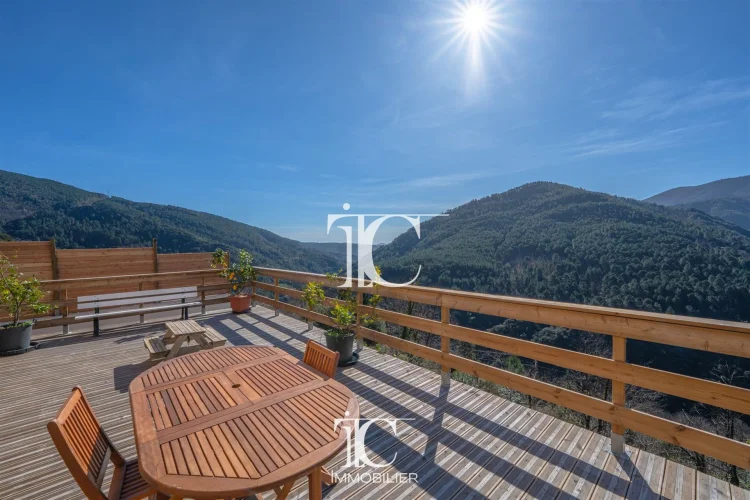 Stone & Wood House – Exceptional View – 6,193 m² of Land photo 2