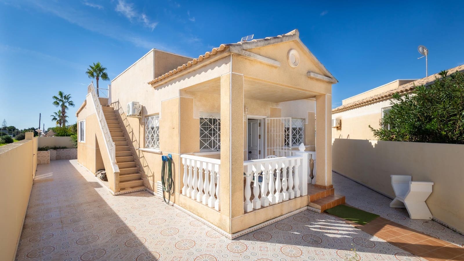 Villa for sale in El Chaparral - La Siesta - La Torreta, Torrevieja, Alicante