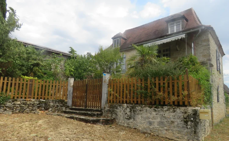 Stone House (107m²) (Land 1041m²) - Beautiful View, Secluded