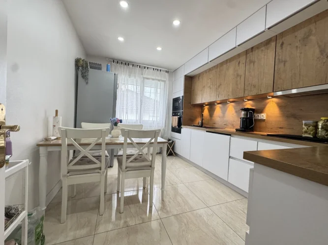 House in Perfect Condition Close to Amenities photo 4
