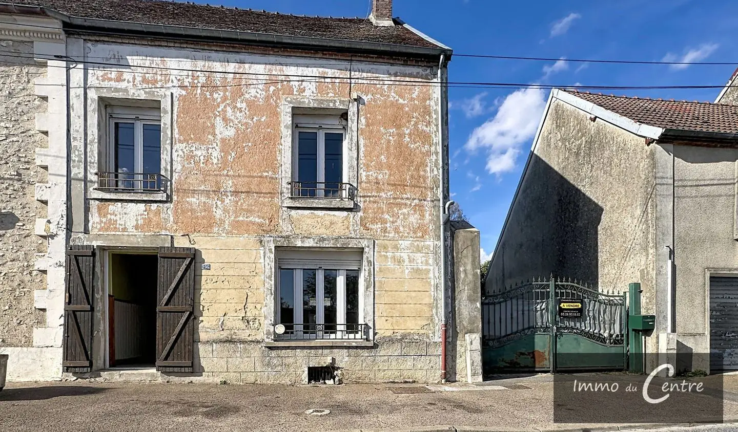 House for sale in Montmirail — 2 bedrooms, 98 m²
