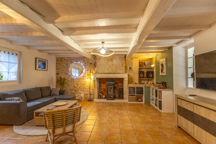 Renovated Charentaise House 123 m², with Garden and Dependencies photo 3