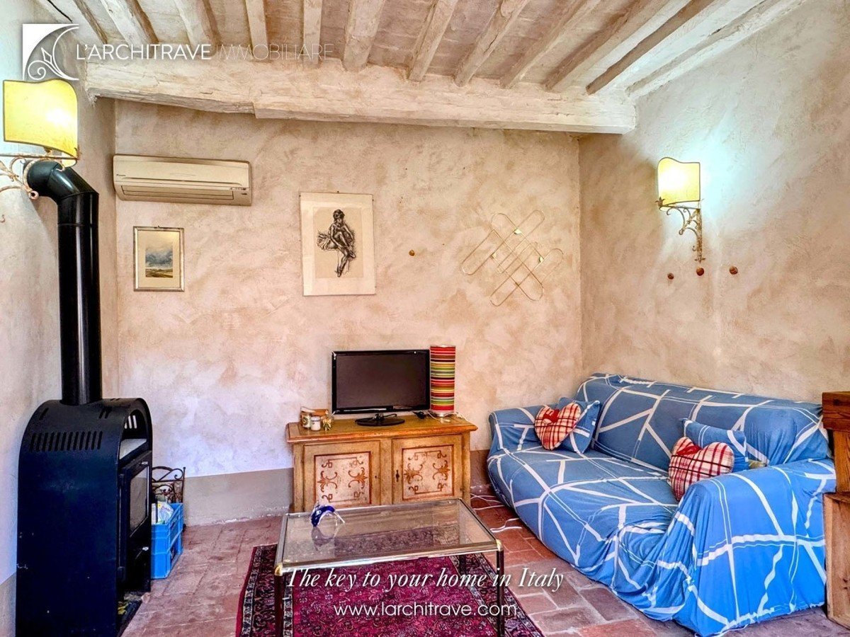 Property in Montopoli In Val D Arno photo 4
