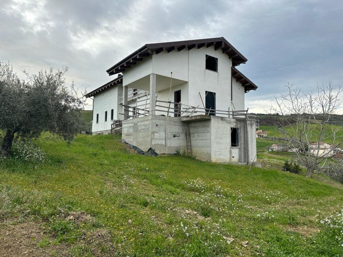 Property in Pineto photo 3