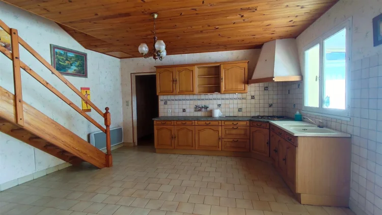 Charming House with Veranda and Carport in Plaine-Et-Vallées photo 3