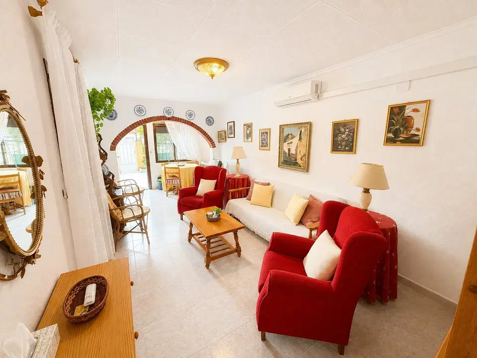 Bungalow in Torrevieja, Alicante province photo 5