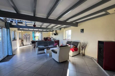 A Gorgeous Country House with Mountain Views photo 5