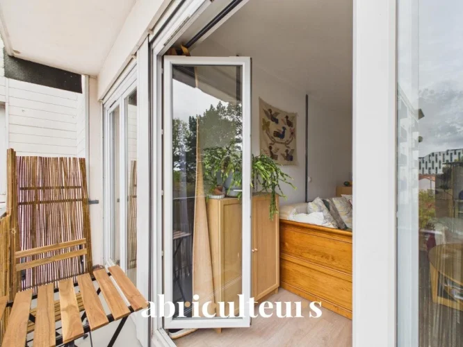 Beautiful Renovated 2-Bedroom Apartment with Balcony for Sale in Saint-Herblain (44800) photo 2