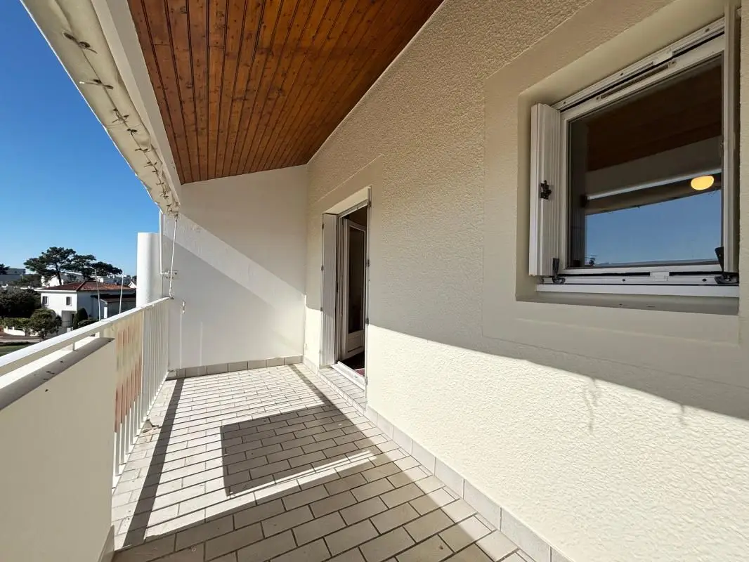 Apartment for sale in Vaux Sur Mer — 2 bedrooms, 45 m²