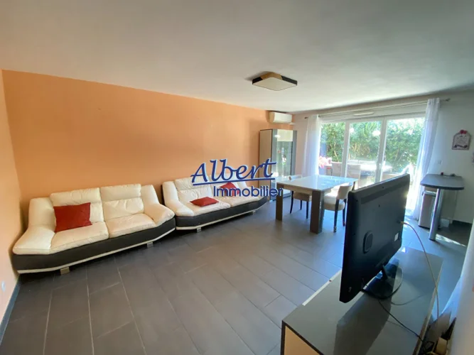 Ollioules Apartment 3 Rooms 65.51 m² photo 2