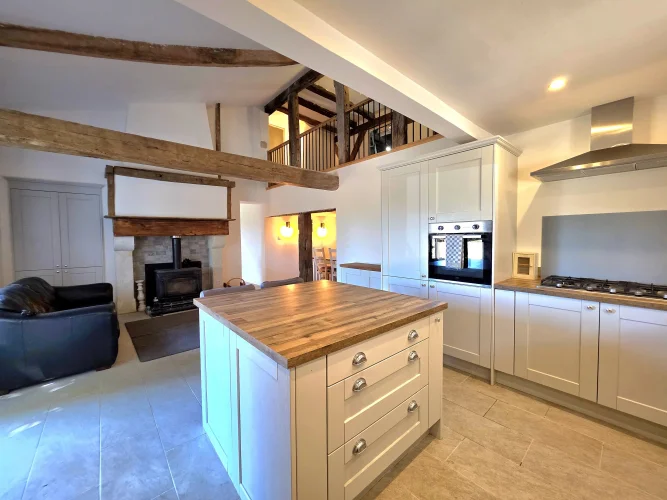 Characterful Renovated Stone House with Large Barn - Close to Lauzun photo 3