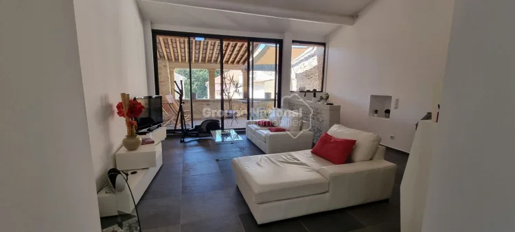 Characterful House 112m², Terrace and Garage photo 2