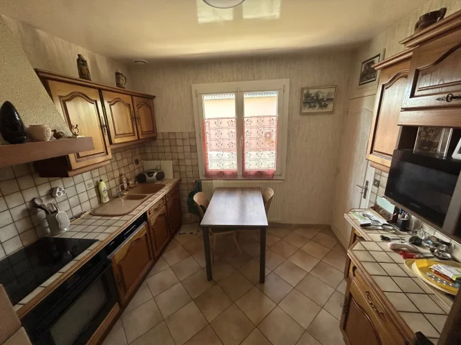 3 Bed House for Sale in Chenôve photo 3