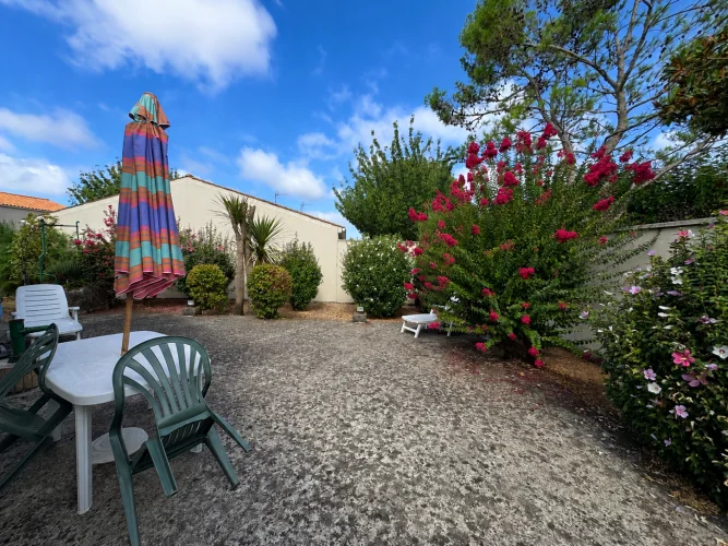 Single-Storey House with Garden Near Royan photo 5