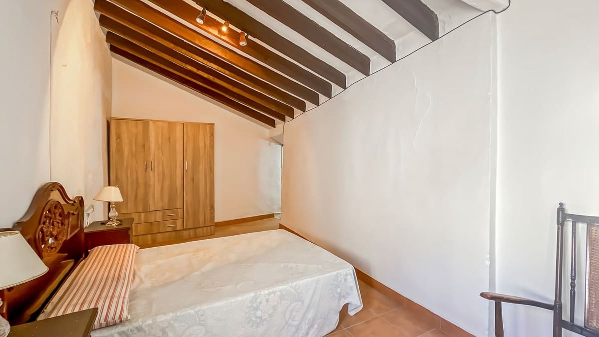 Townhouse for sale in Comares, Málaga photo 4