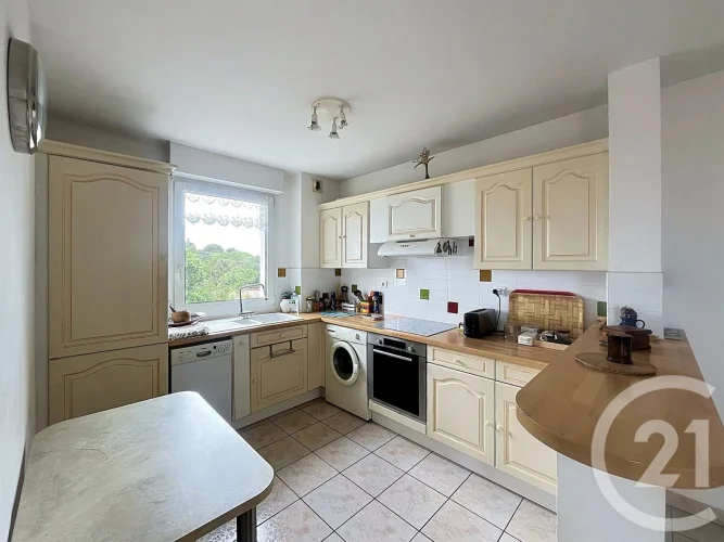 Beziers - 2-Bedroom Apartment of 63.95 m² with Terrace, Elevator, and Garage in the Heart of photo 3