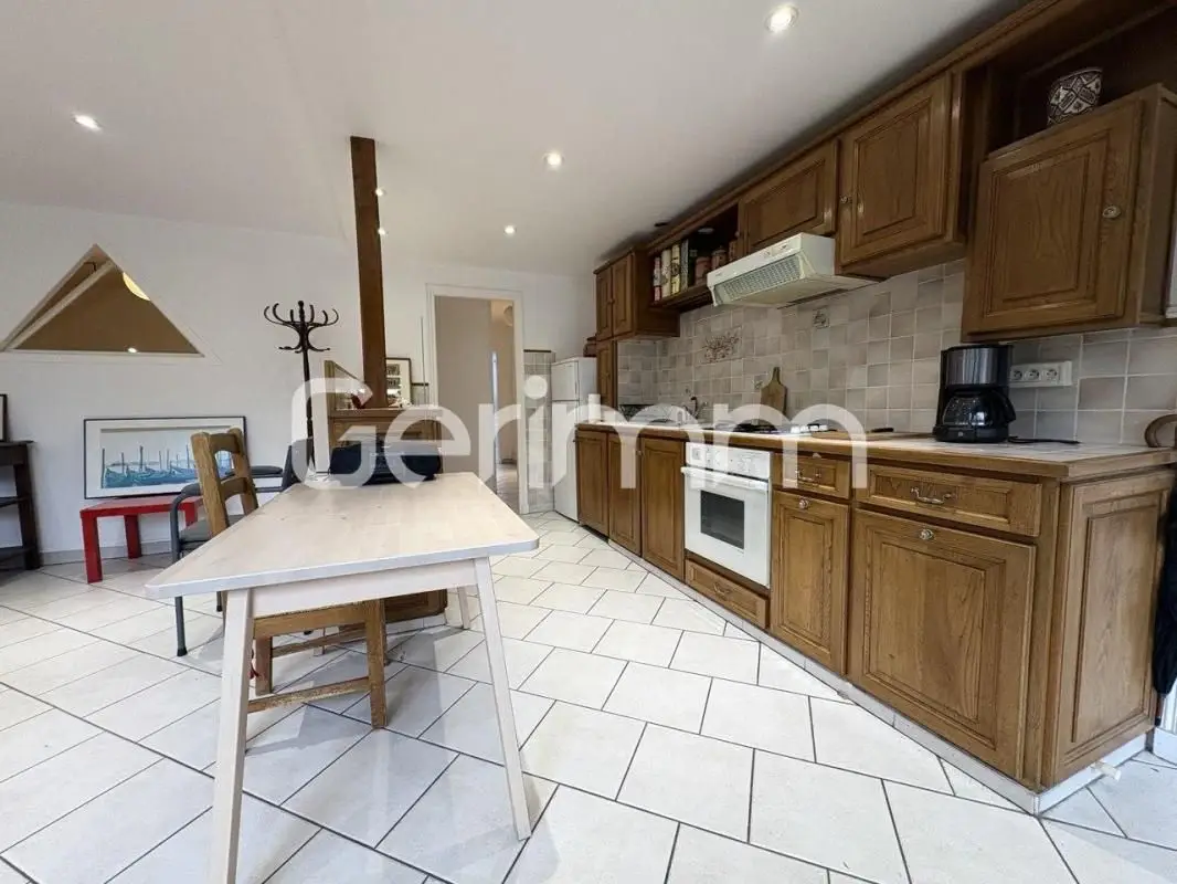 Apartment for sale in Grenoble — 2 bedrooms, 68 m²