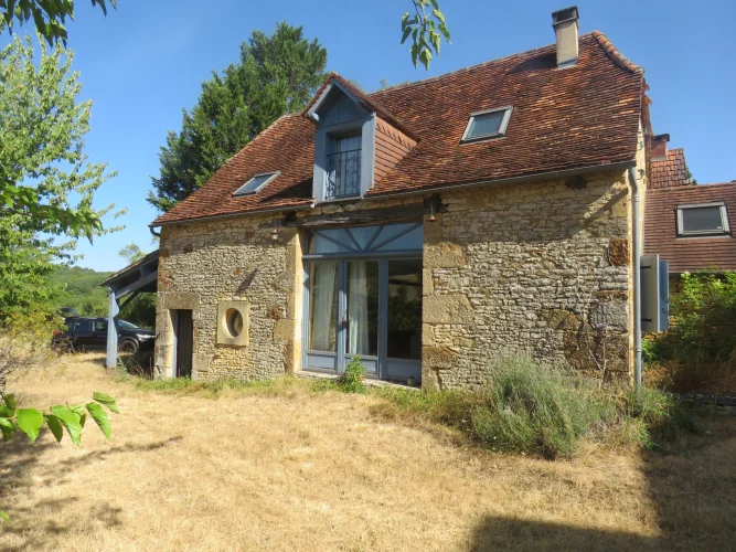 Stone House (Renovated 2005) (84m²) with Land (144