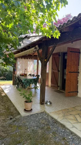 Family Home with 4 Bedrooms on 120 m², Garage and 4,400 m² of Land - a Must-See in a Calm, Green, South-Facing Setting photo 3