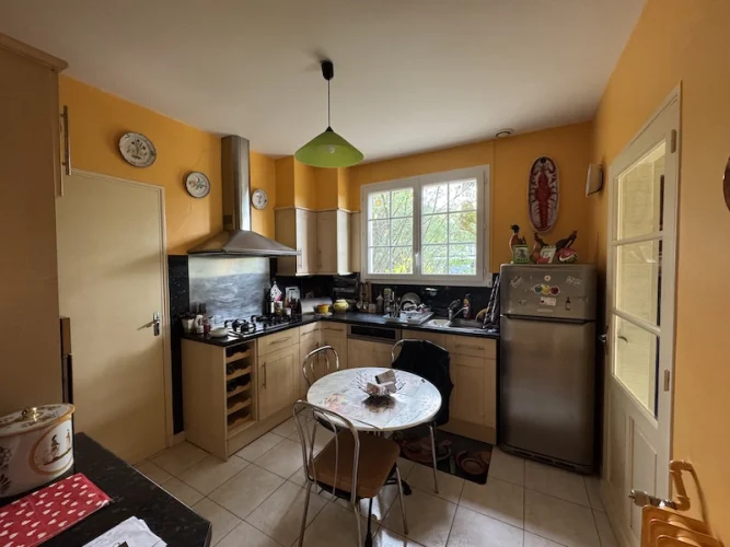 Detached bungalow with large garden, near the Town photo 5