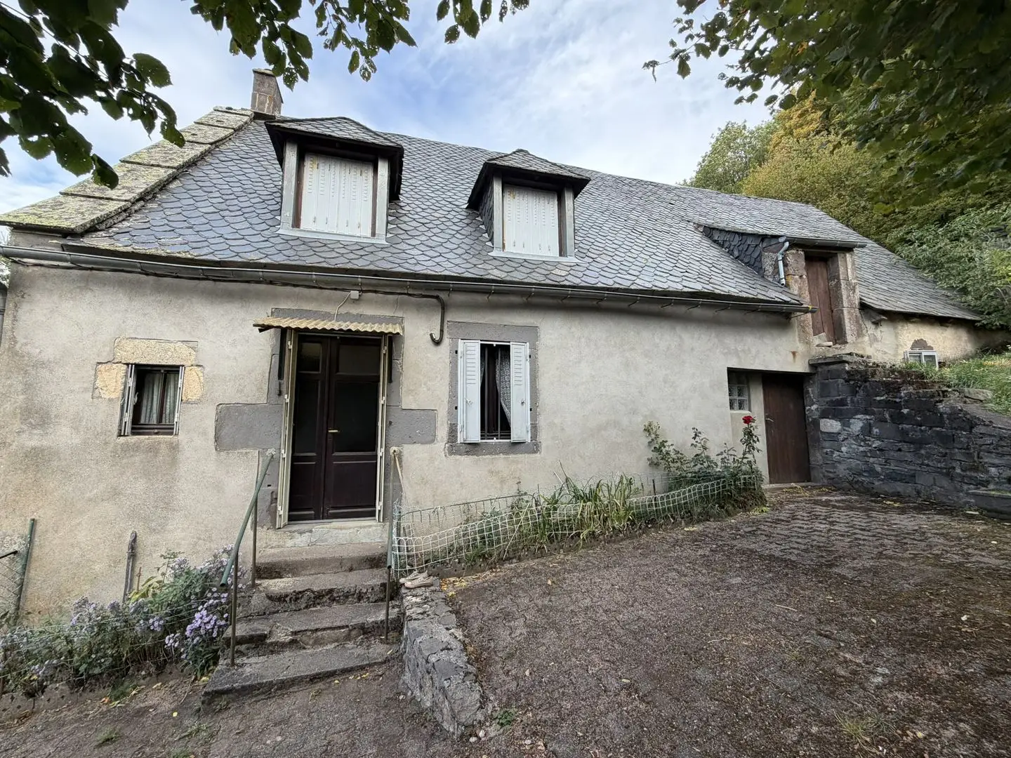 House for sale in Saint-Sauves-d'Auvergne — 4 bedrooms, 81 m²