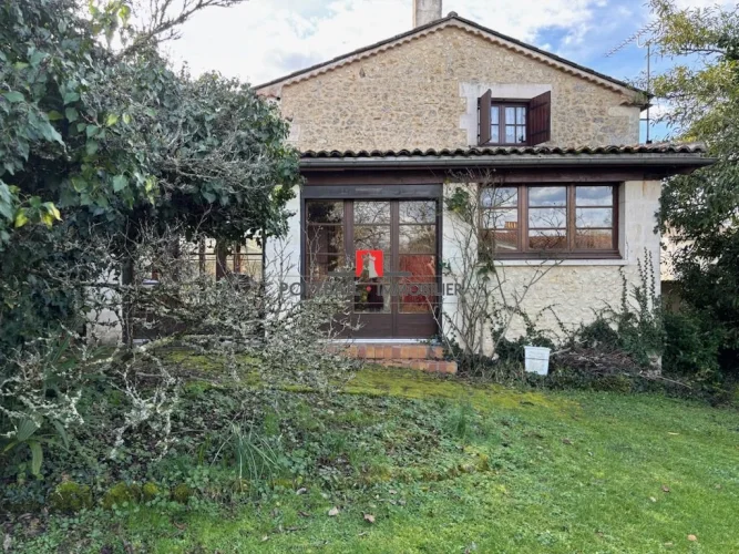 House for Sale in Saint-André-De-Cubzac photo 3