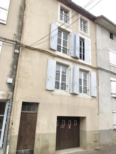 House in the Centre Town, to be Refresh with Garage, Courtya