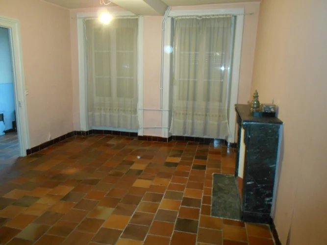 2-Bed Terraced House with Attic Conversion Potential, Garden, in the Centre of Pré-En-Pail-Saint-Samson photo 3