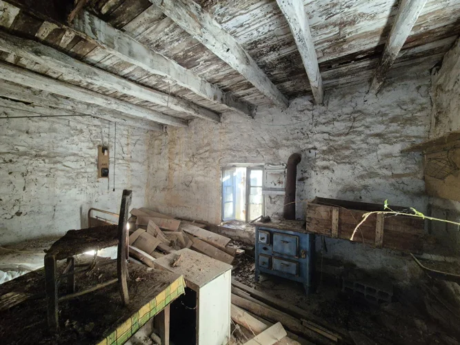 Correze. Madranges. Stone House for Renovation with Land of 780m². photo 5
