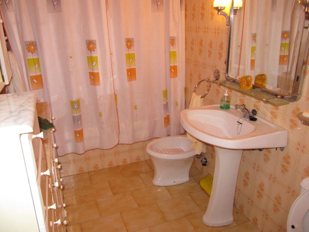 Villa for sale in Barruelo de Santullán, Palencia photo 4