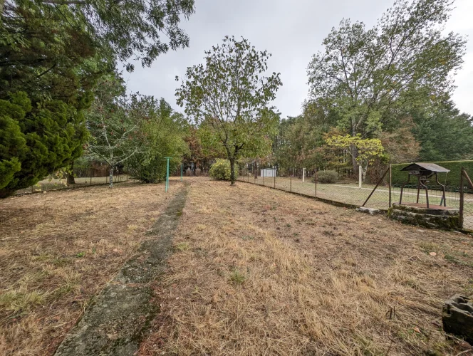 Great Opportunity in the Vilage Centre, House with Large Gar photo 3