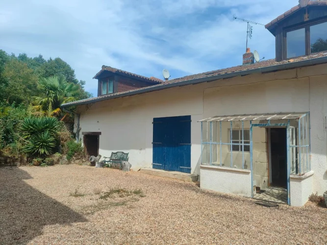 Large Flexible Property with Potential for Two Separate Homes photo 3